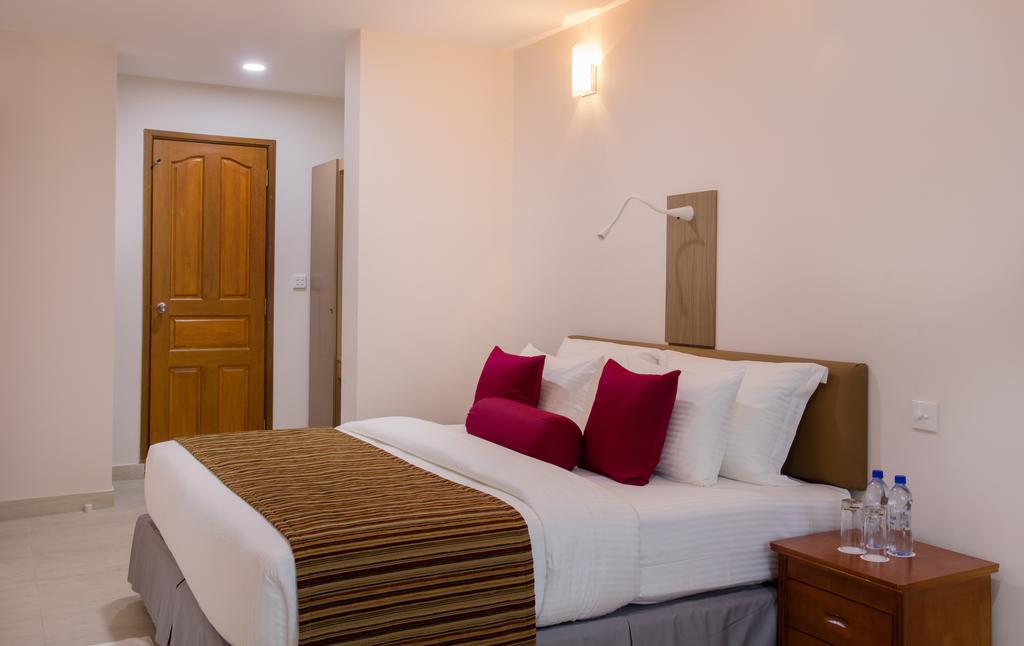 Hotel Novina Malé Esterno foto